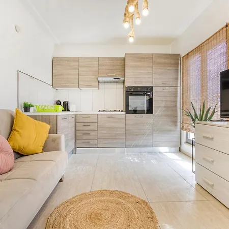 Charming 1br With Amazing Sea Views Just Steps Away By 360 Estates