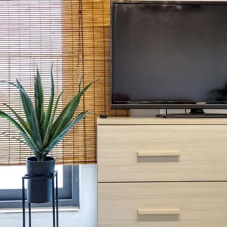 Charming 1br With Amazing Sea Views Just Steps Away By 360 Estates דירה *