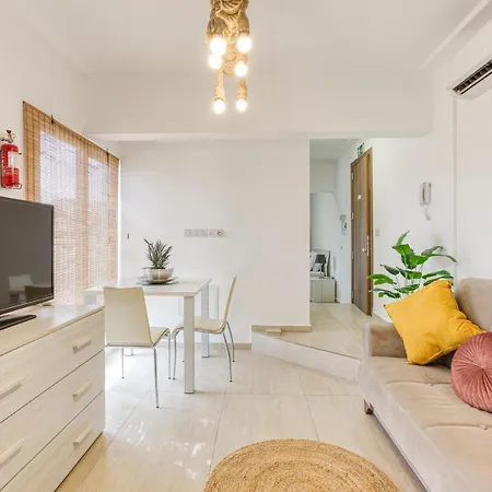 Charming 1br With Amazing Sea Views Just Steps Away By 360 Estates דירה *