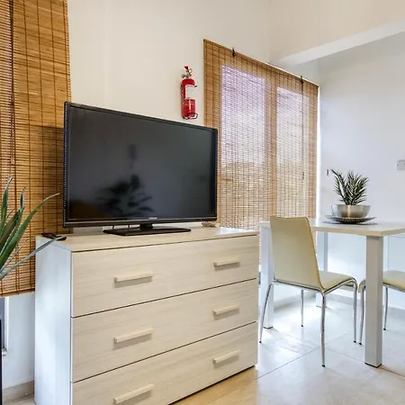 Charming 1br With Amazing Sea Views Just Steps Away By 360 Estates *