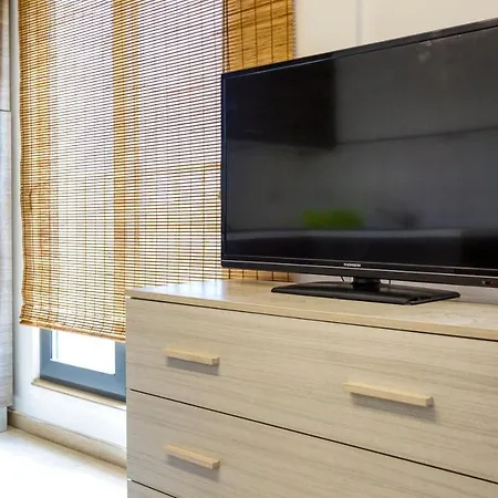 Charming 1br With Amazing Sea Views Just Steps Away By 360 Estates דירה