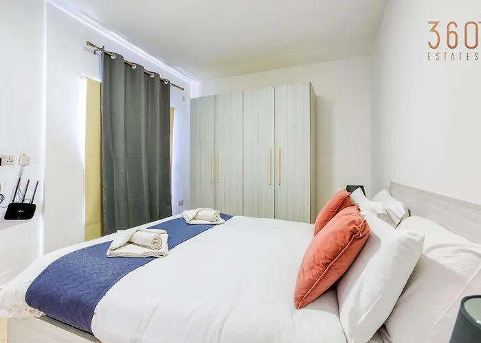 Apartament Charming 1br With Amazing Sea Views Just Steps Away By 360 Estates