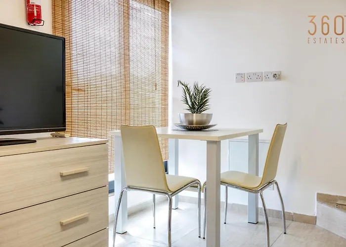 Charming 1br With Amazing Sea Views Just Steps Away By 360 Estates St. Julian's