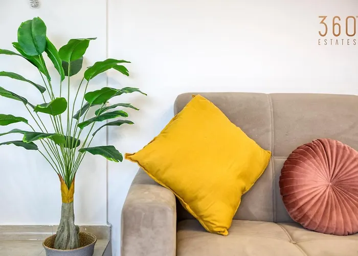 Charming 1br With Amazing Sea Views Just Steps Away By 360 Estates *