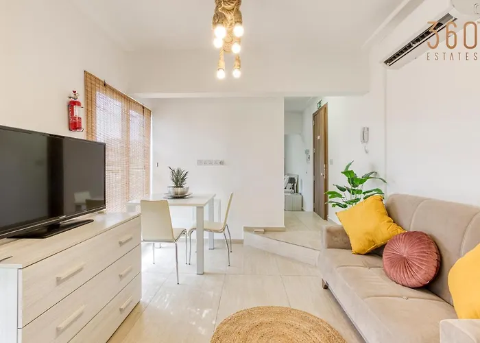 Charming 1br With Amazing Sea Views Just Steps Away By 360 Estates Apartament *