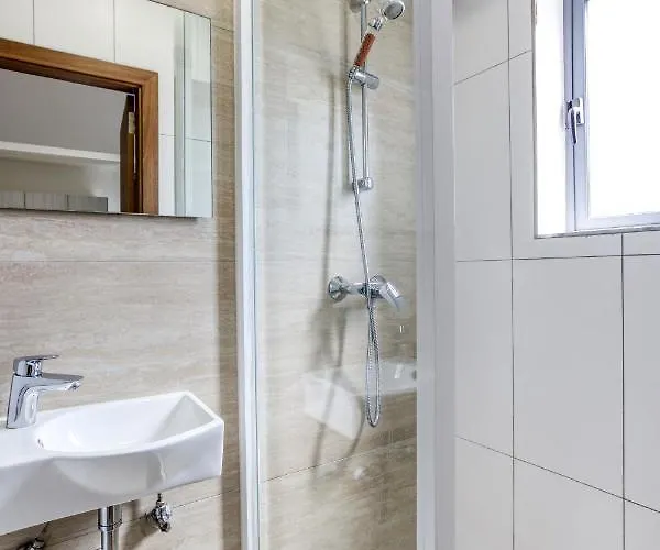 Charming 1br With Amazing Sea Views Just Steps Away By 360 Estates Apartament *