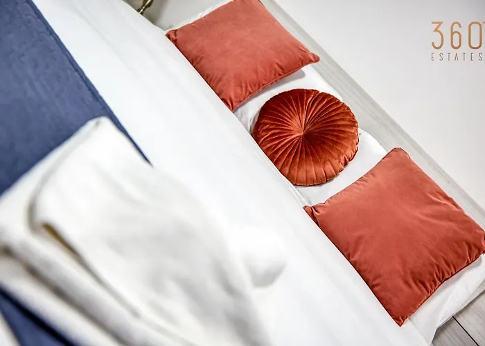 Charming 1br With Amazing Sea Views Just Steps Away By 360 Estates *