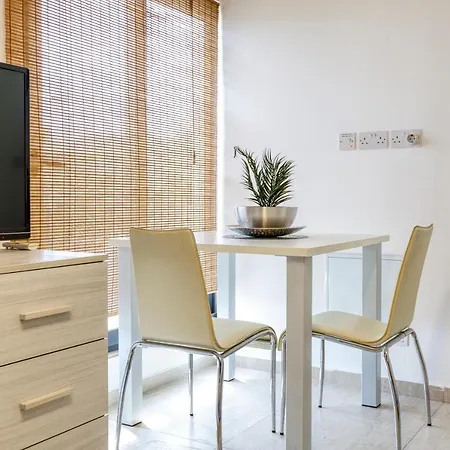 Charming 1br With Amazing Sea Views Just Steps Away By 360 Estates San Ġiljan