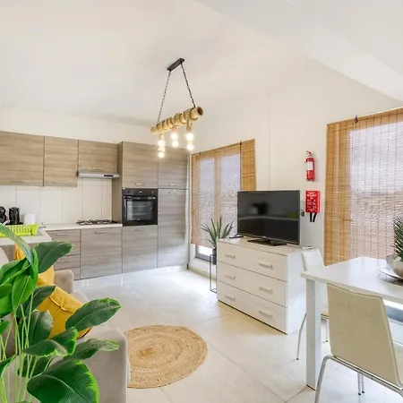 Charming 1br With Amazing Sea Views Just Steps Away By 360 Estates Apartament St. Julian's