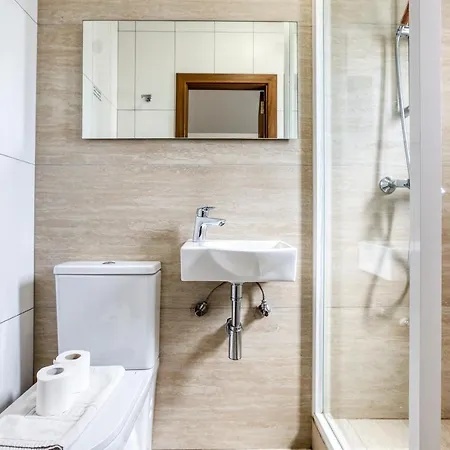 Charming 1br With Amazing Sea Views Just Steps Away By 360 Estates Appartement San Ġiljan