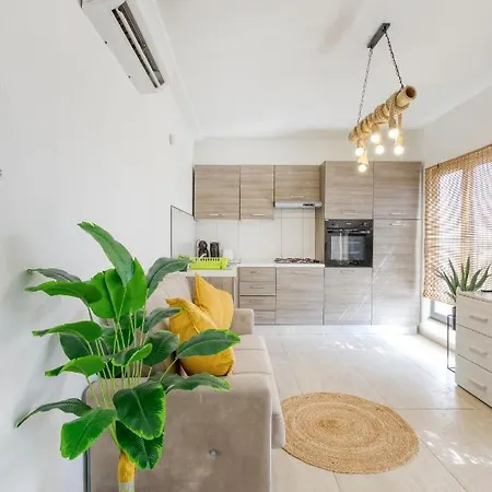 Charming 1br With Amazing Sea Views Just Steps Away By 360 Estates *