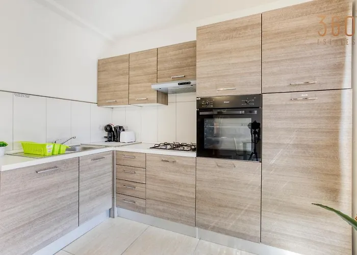 Charming 1br With Amazing Sea Views Just Steps Away By 360 Estates *