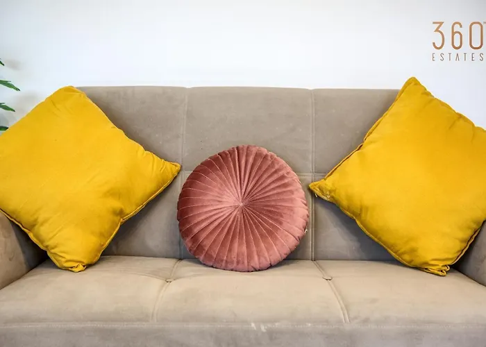 Charming 1br With Amazing Sea Views Just Steps Away By 360 Estates San Ġiljan