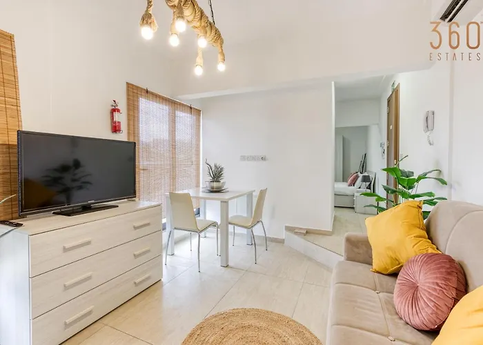 Charming 1br With Amazing Sea Views Just Steps Away By 360 Estates 아파트 Saint Julian's