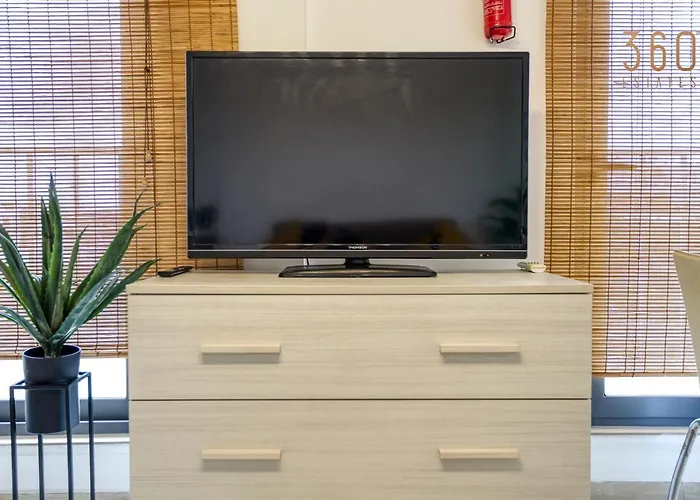 아파트 Charming 1br With Amazing Sea Views Just Steps Away By 360 Estates *